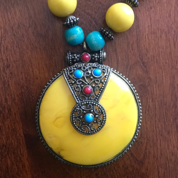 Handmade statement necklace - Picture 6 of 8